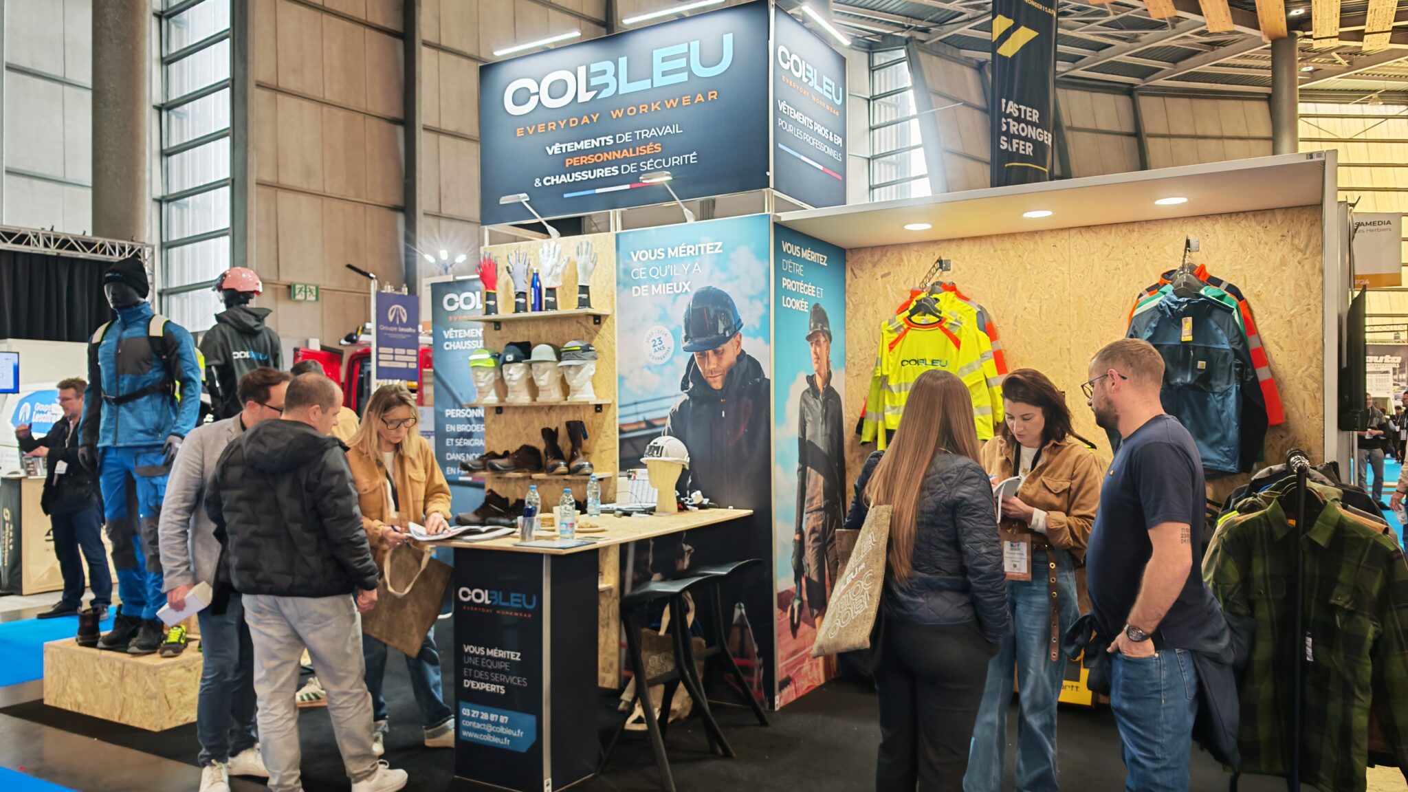 Stand COLBLEU de 18 m² réalisé par HM STANDS à NORDBAT Lille